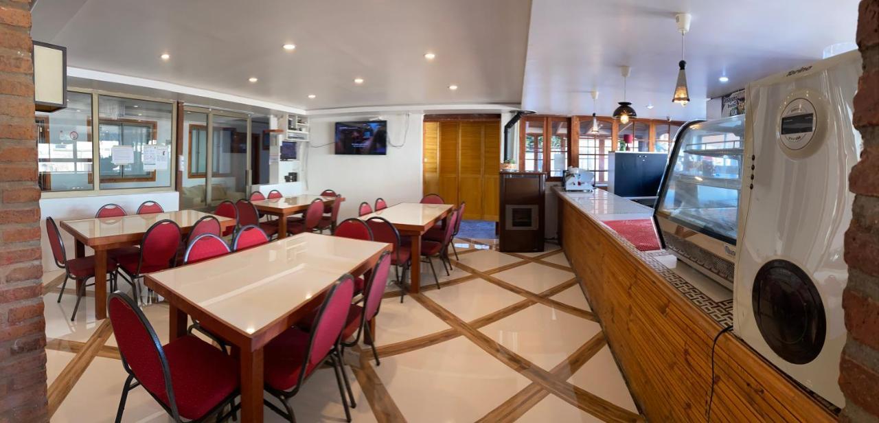 Residencial Victoria Said Hotel Линарес Екстериор снимка