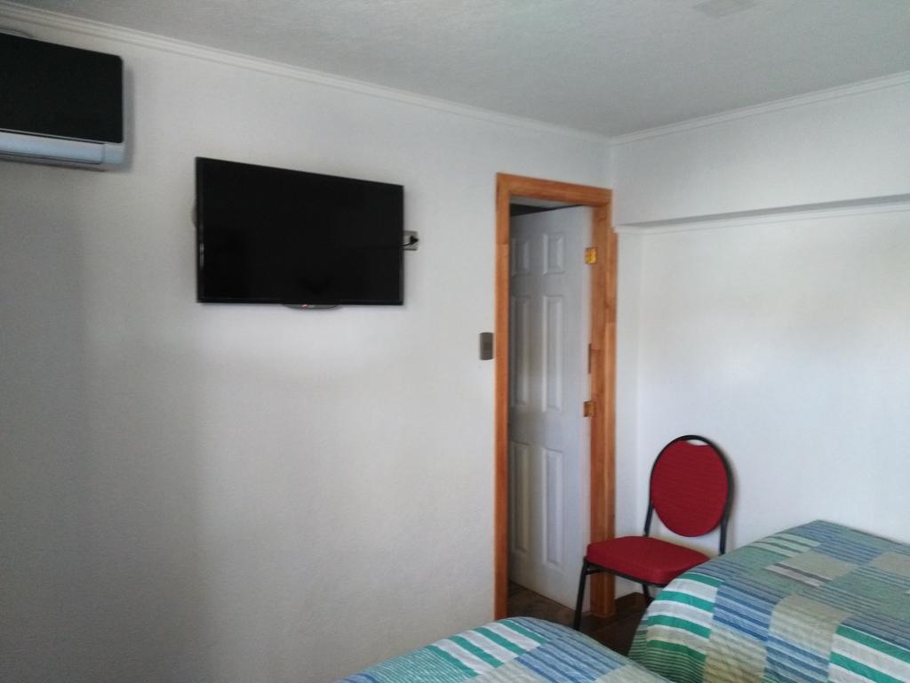 Residencial Victoria Said Hotel Линарес Екстериор снимка