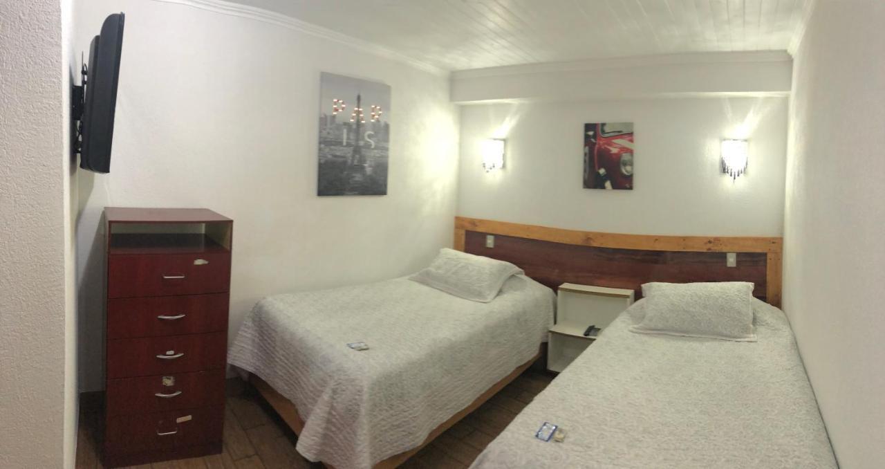 Residencial Victoria Said Hotel Линарес Екстериор снимка